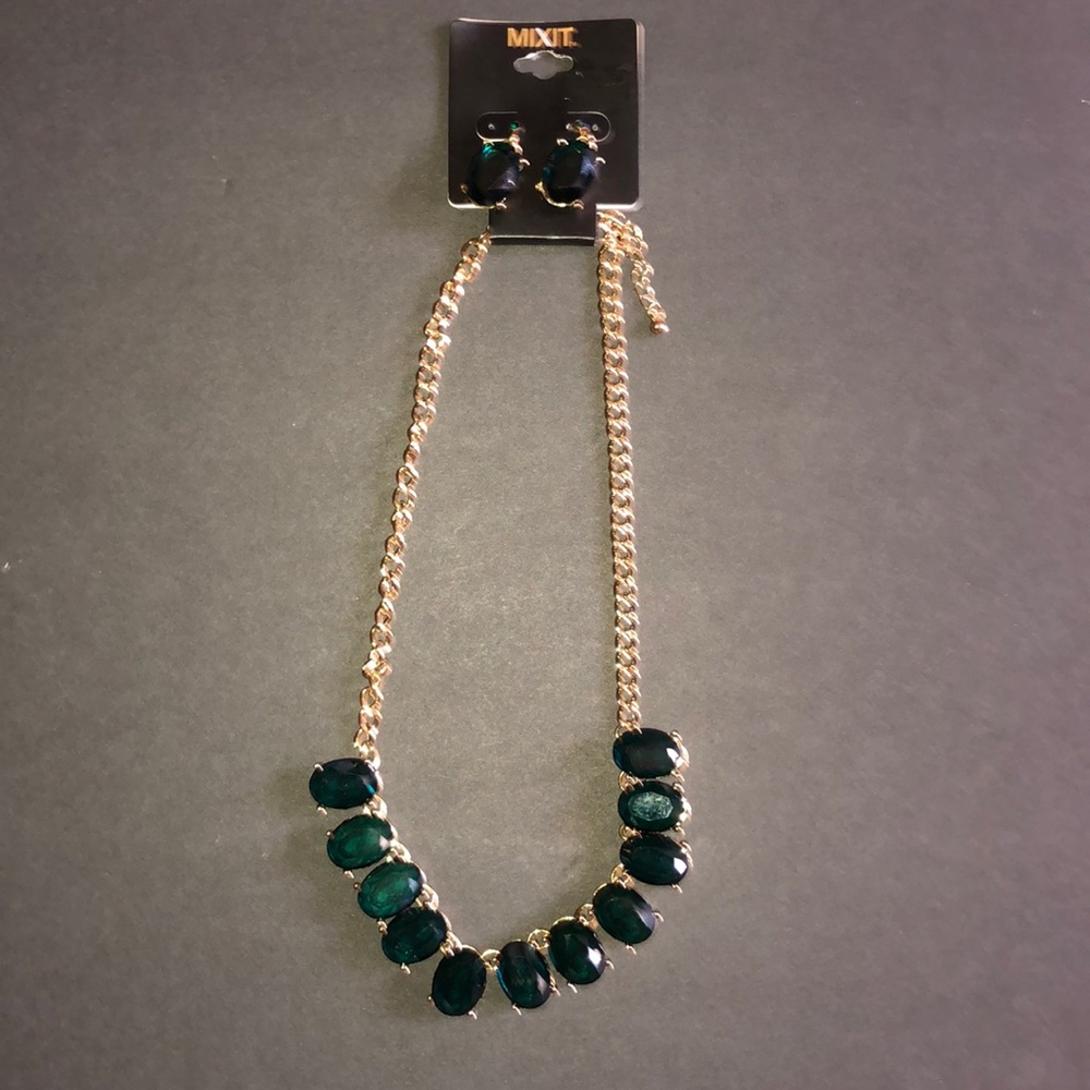Mixit Erring and Necklace Set